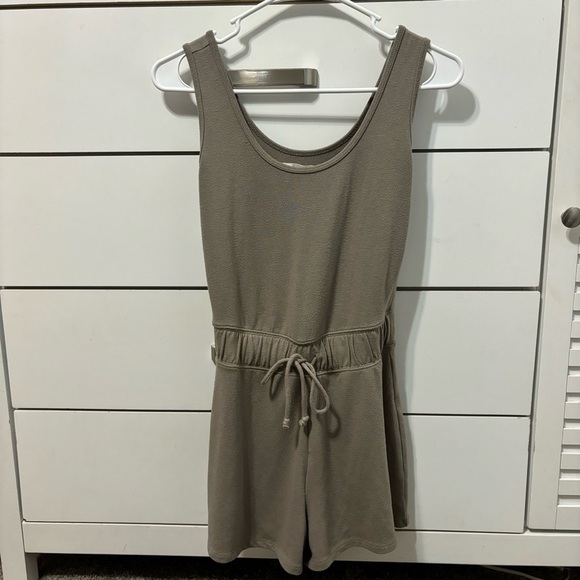 Abercrombie Lounge Scoopneck Romper - Picture 2 of 7